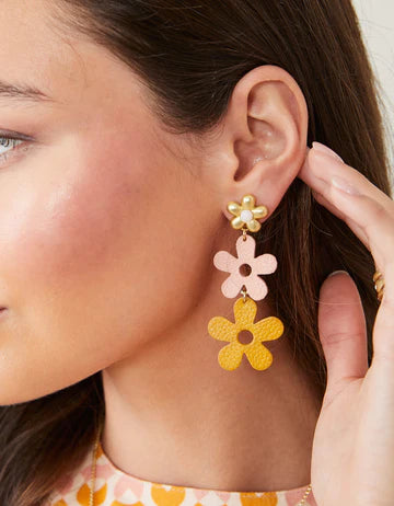 Daisy leather earrings